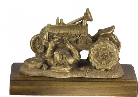 trofeo resina tractor 14 cm.