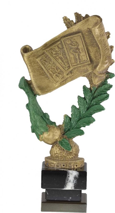 trofeo resina cartas 28 cm.