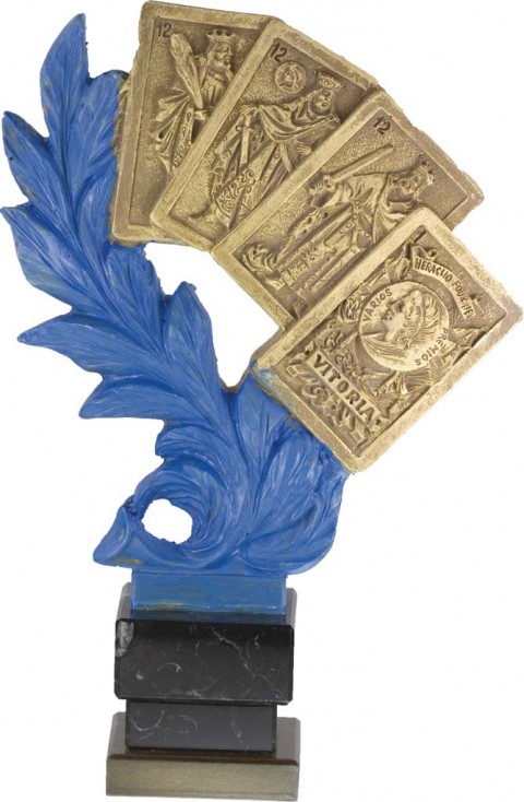 trofeo resina cartas 25 cm.