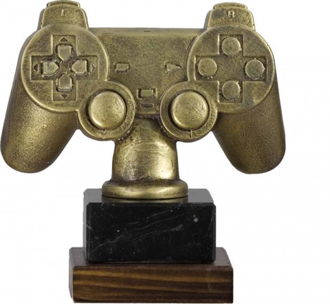trofeo resina mandos play 13 cm.