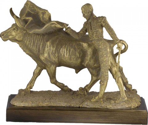 trofeo resina tauromaquia 23 cm.