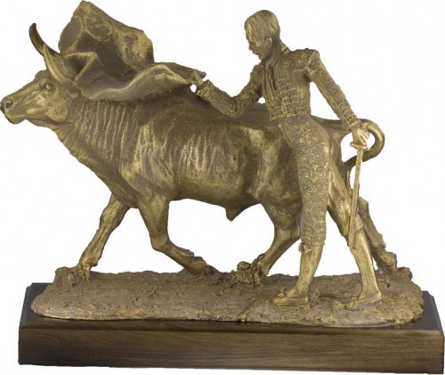 TROFEO RESINA TAUROMAQUIA 23 cm.