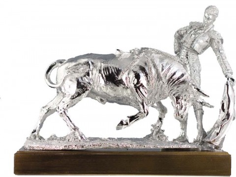trofeo resina tauromaquia 23 cm.