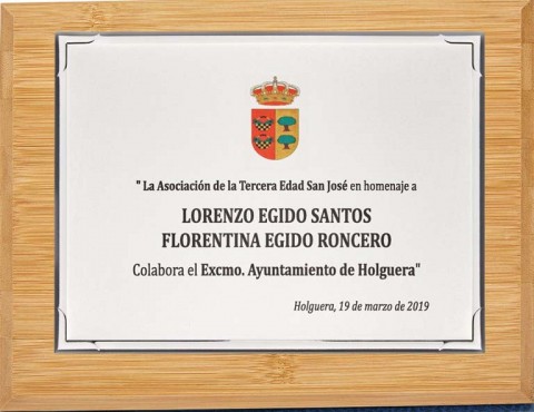 (140) placa de homenaje madera bambu 